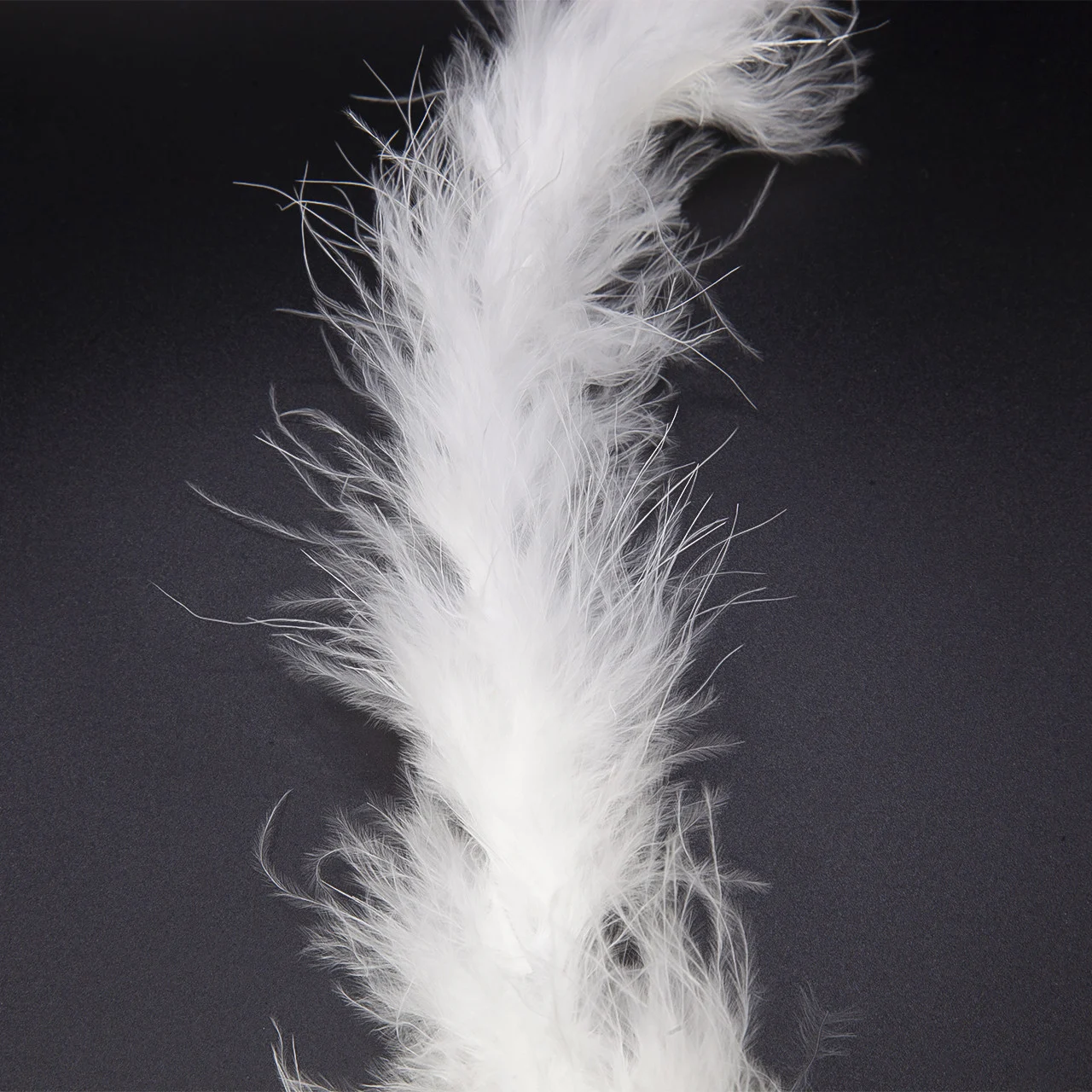 Пуховая нить из индюшиного пуха №2 боа 2 м (+-14,5 г) 10 см нить 3 мм Белый
