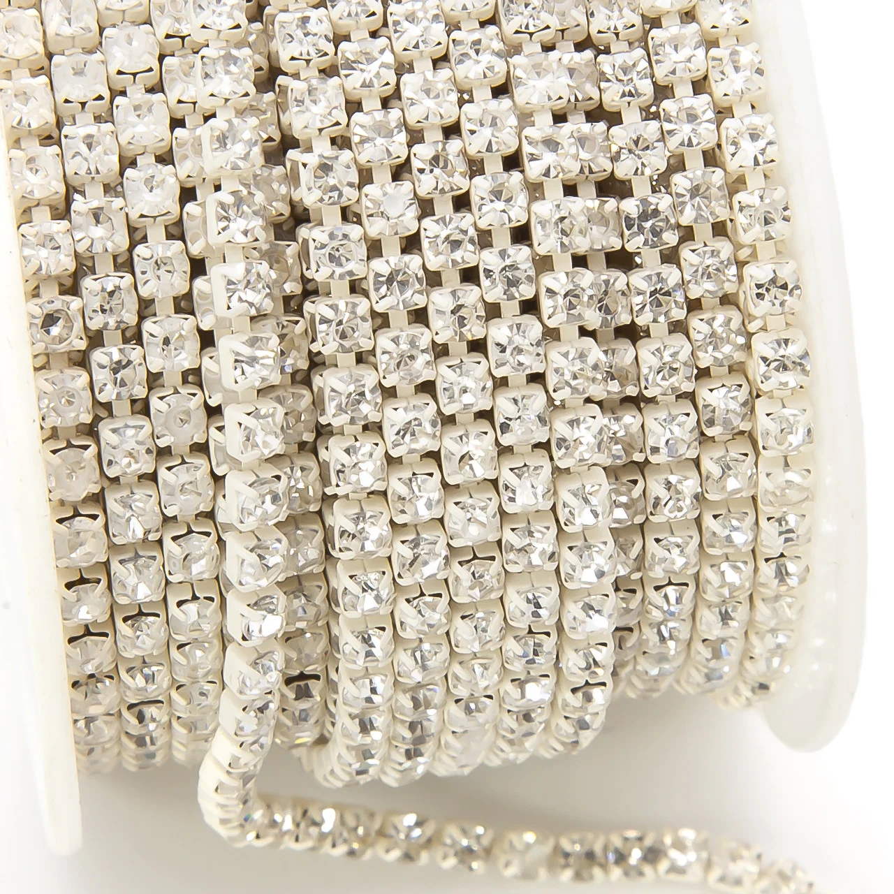 Стразовая цепь ss10 (2,8 мм) 1 м Crystal white