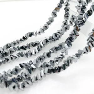 Бусины Swarovski огранка треугольник 4 мм Ø 1 мм 35 см (+-130 шт.) Серебристый металлик
