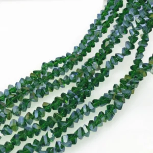 Бусины Swarovski огранка треугольник 4 мм Ø 1 мм 30 см (+-130 шт.) Изумрудный АВ прозрачный