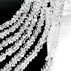 Бусины Swarovski огранка треугольник 8 мм Ø 1 мм 40 см (+-85 шт.) Прозрачный
