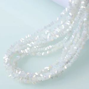 Бусины Swarovski огранка треугольник 6 мм Ø 1 мм 30 см (+-85 шт.) Белый АВ