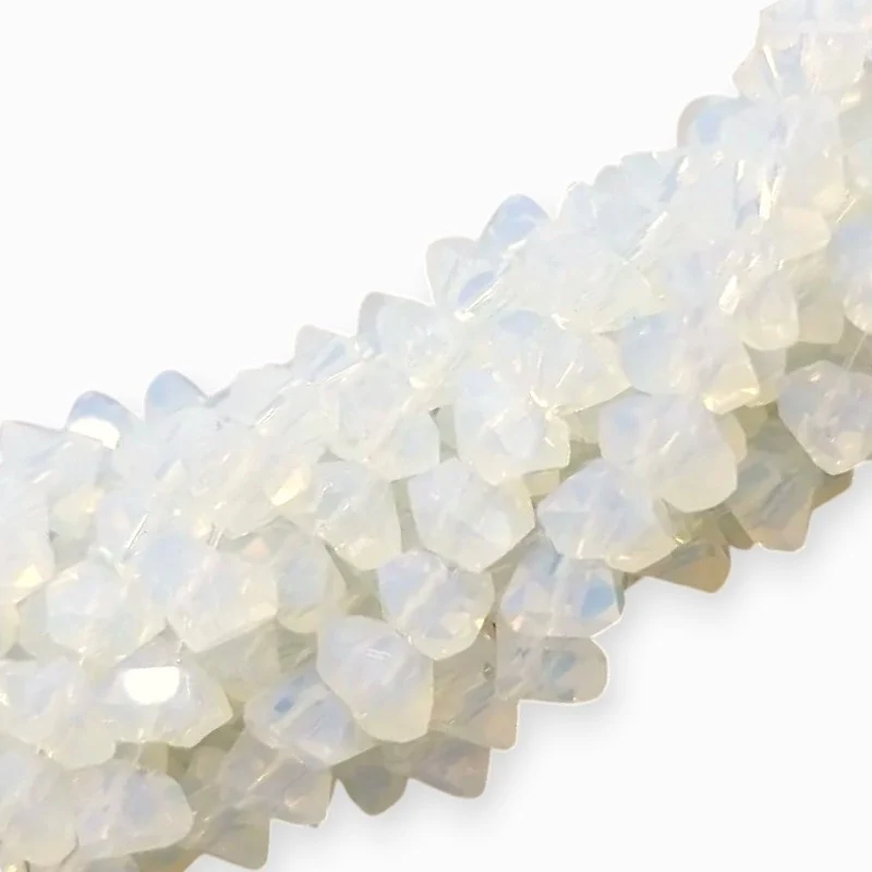 Бусины Swarovski огранка треугольник 6 мм Ø 1 мм 30 см (+-85 шт.) Лунный