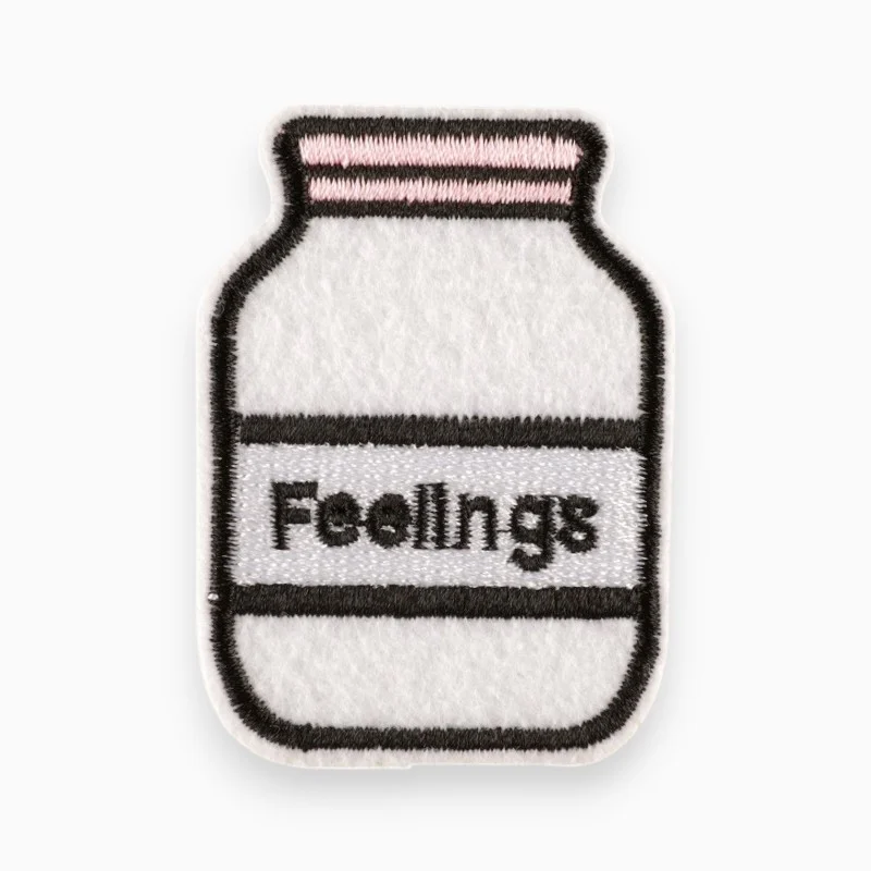 Термоаплікація Bank of Feelings вишита 6х4,3 см 1 шт. Білий
