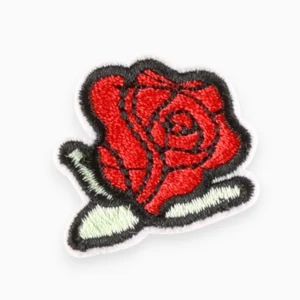 Термоаплікація Rose вишита 4х3,5 см 1 шт. Червоний