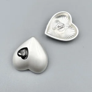 Гудзик Heart Diamond LuxFabric на ніжці метал 20х20 мм 1 шт. Сріблястий/Чорний