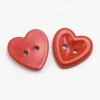 Гудзик Серце LuxFabric 2 отв. пластик 11,5 х11, 5 мм 1 шт. Червоний